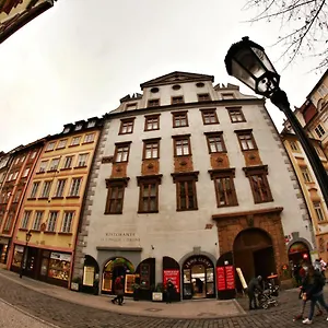 Homer - Old Town Square Hostel